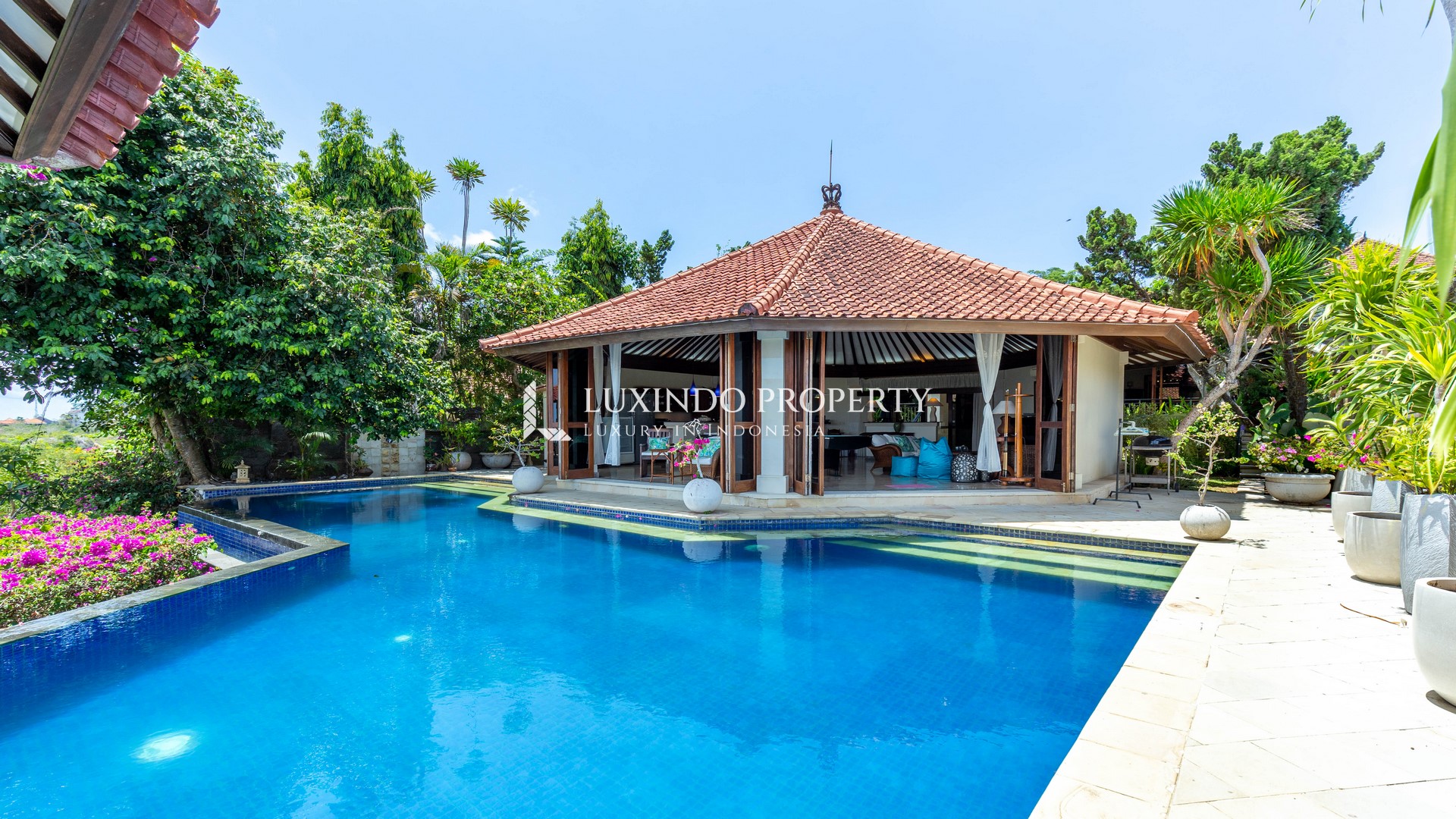 BALANGAN - 4 BEDROOM VILLA WITH STUNNING OCEAN VIEW FOR SALE (FHV457)